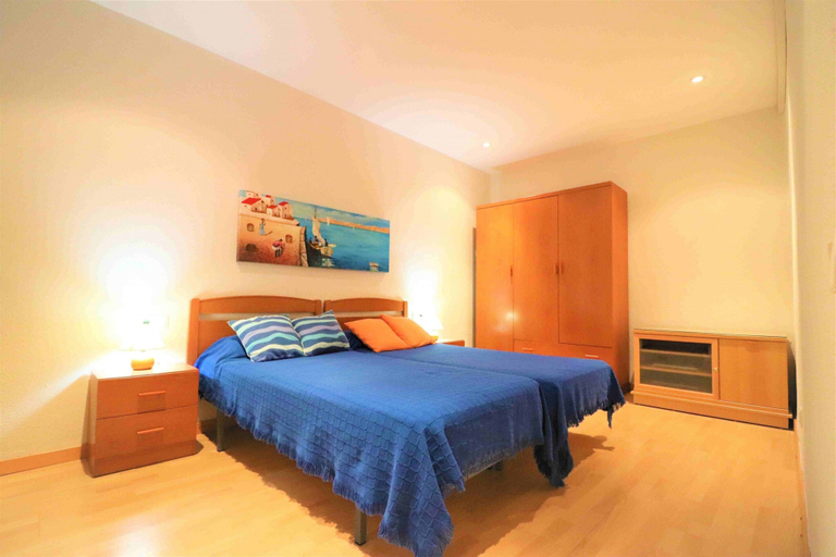 Room 3, Apartment in Roses by the Beach, Girona