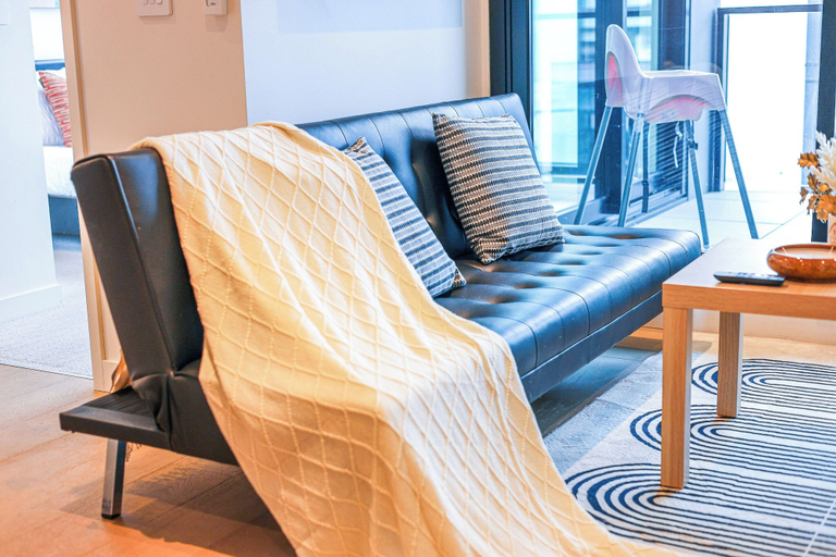 Living area 3, StayAU Convenient City Apt in West Melb, Melbourne