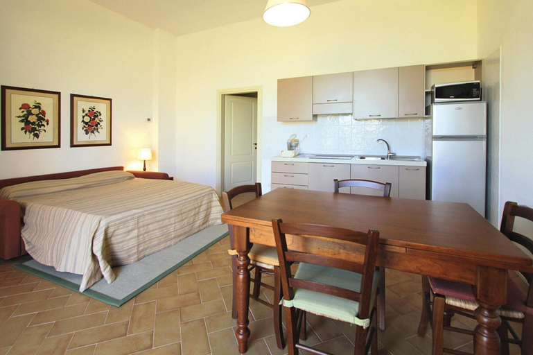 Private kitchen 5, Apartment at Piombino With sea Beach, Livorno