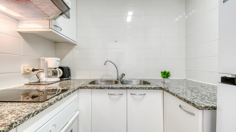 Private kitchen 3, Apartment in Rosas Near Sta Margarita Beach, Girona