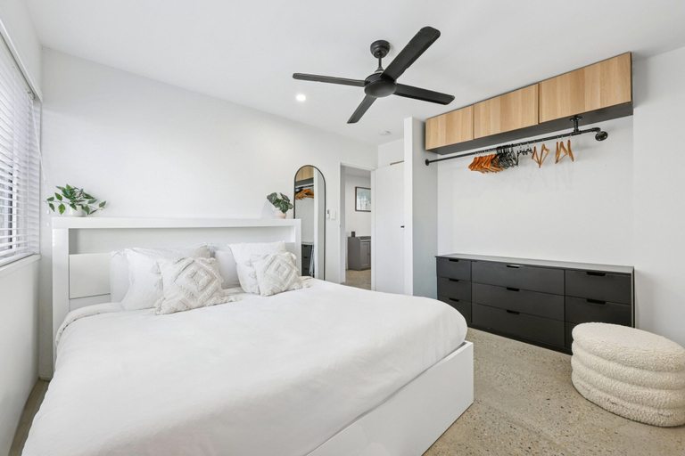 Room 2, Spacious 1-Bed Apartment in Coolangatta, Gold Coast