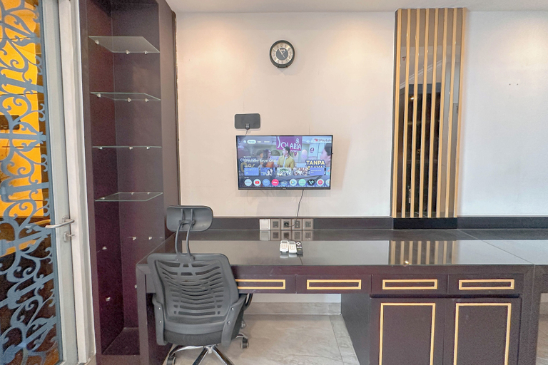 Interior 5, Lavish And Comfy Look Studio At Grand Sungkono Lagoon Apartment, Surabaya