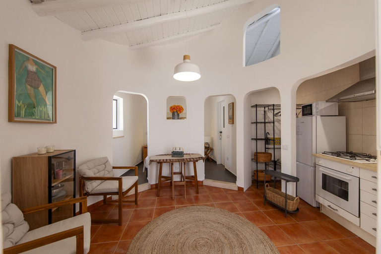 Room 4, A27 - Caracol Corner Studio in Lagos, Lagos