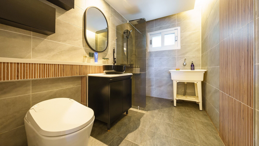 Room 3, Taean Holy Dog Pool Villa, Taean