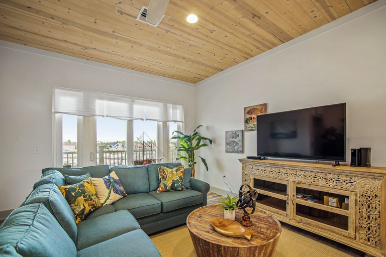 Interior 2, Marina Del Bell - Elevator! Boat Slip for Rent!, Nueces