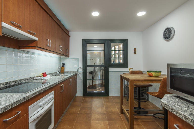 Private kitchen 5, Apartment by Haraganes Beach, Huelva