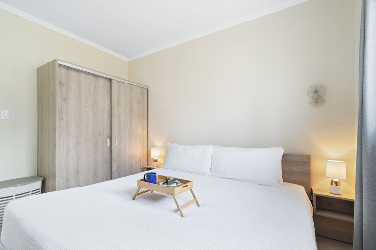 Bedroom 3, Little Sea #2 - Coral