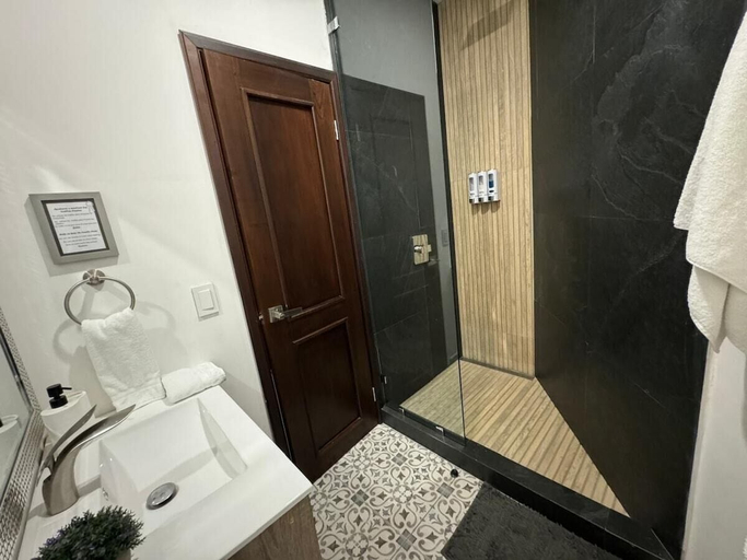 Bathroom 3, Luxury 3BR Penthouse City Mall SPS, San Pedro Sula