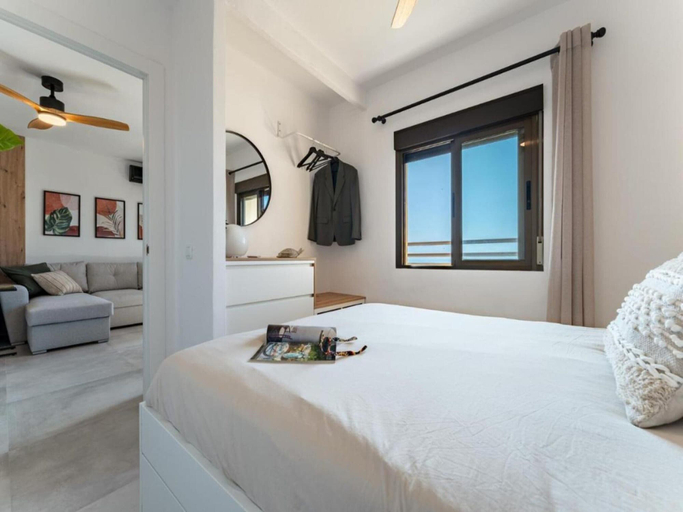Room 2, Seabeach Apartment in Aguadulce, Almería