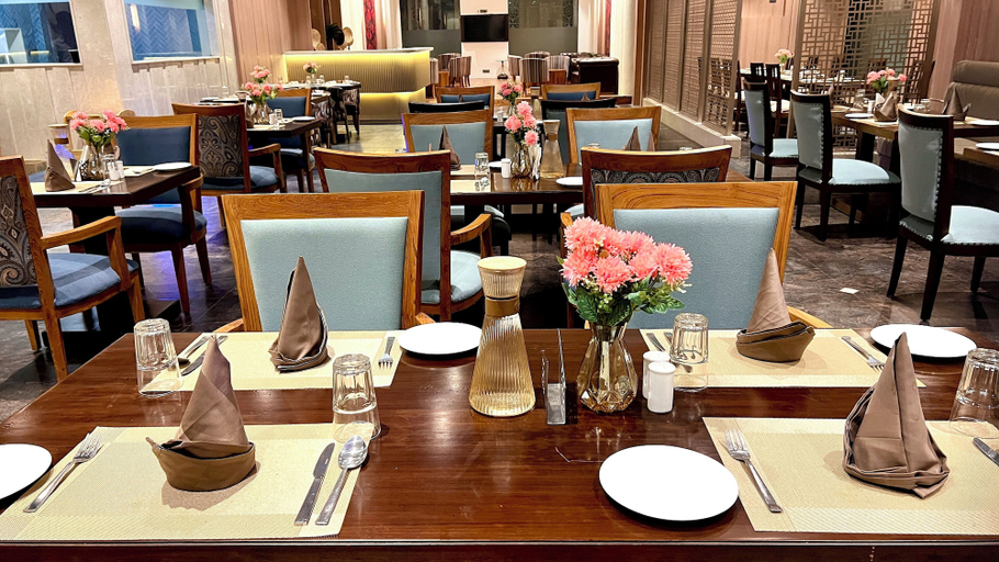 Dining 2, Hoxton Hotels & Resorts, Sahibzada Ajit Singh Nagar