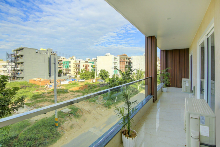 Property grounds, Reebah Inn & Suites, Gurgaon