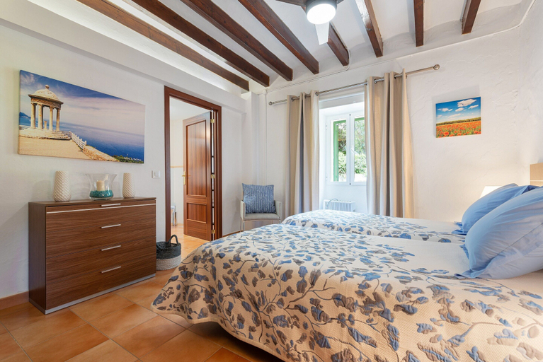 Room 4, C'an Pieres - Villa With Private Pool In Esporles, Baleares