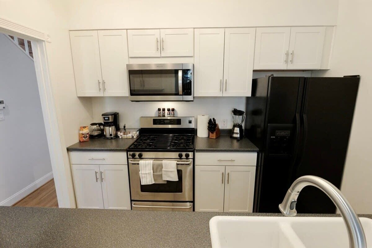 Interior 4, Penn & Ten- Spacious Capitol Hill Rowhouse, Washington D.C.