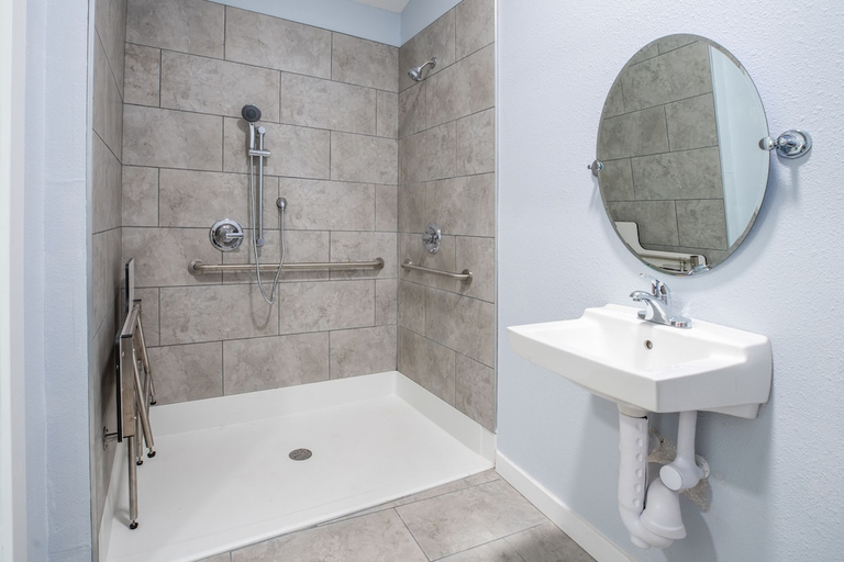 Bathroom 3, The Hotel Palms Poolside, Duval