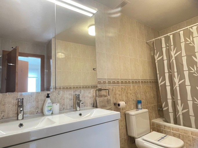 Bathroom 5, Sunny Seaside Retreat in Puerto De Mazarron, Murcia
