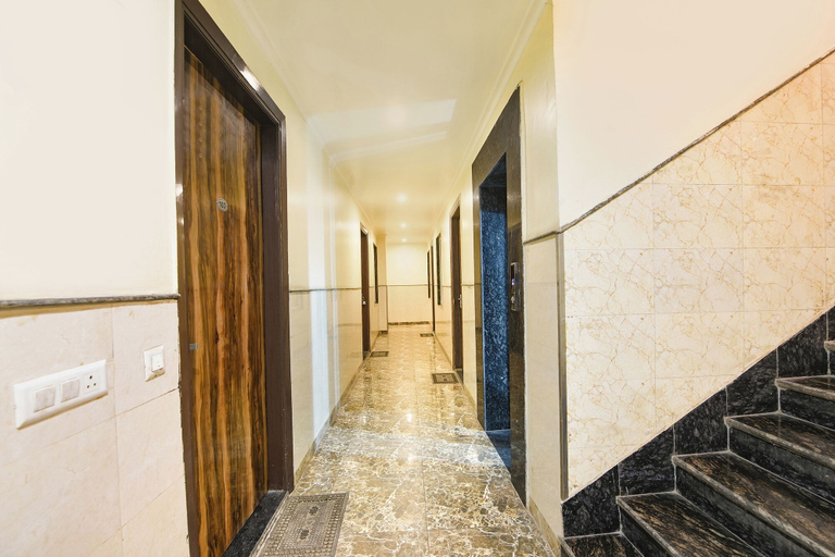 Lobby 3, Fabhotel Dev Residency, Delhi