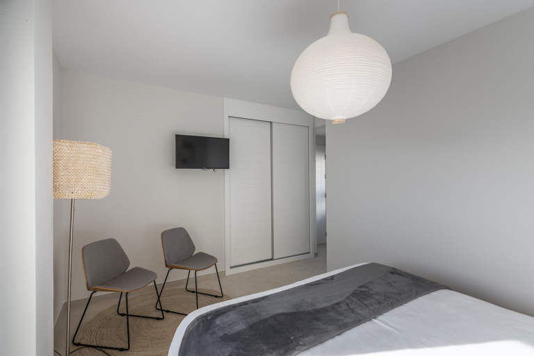 Room 5, Family Retreat With Shared Pool, Huelva