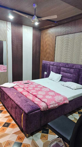 Room 4, Heritage Heaven Home Stay, Varanasi