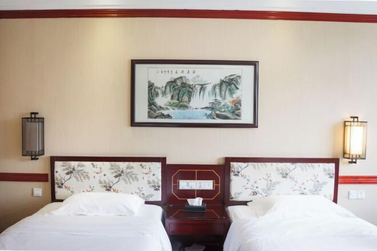 Room 2, Guangyuezhen Hotel (Baise High-Speed Railway Station), Baise