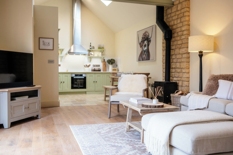 Living area 2, Stunning 2 Bedroom Cottage near Burford, Oxfordshire