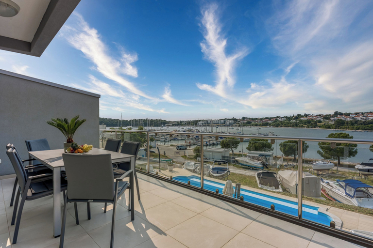 Terrace/patio 3, Elegant Panoramic Seaview Apartments, Medulin