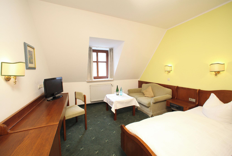 Bedroom 4, Hotel Landgasthof Schuster, Roth