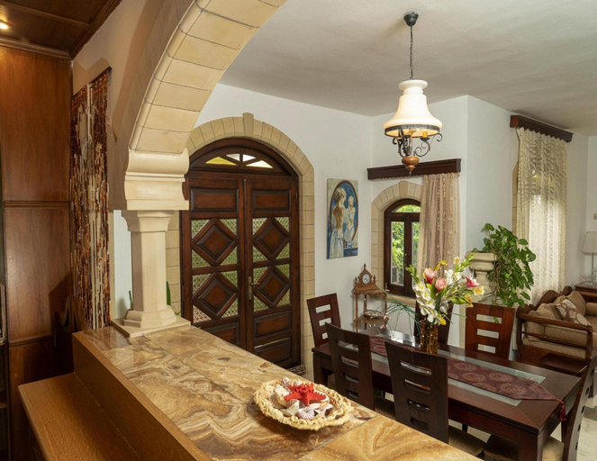Dining 4, Modern Holiday Home in Stalos With Balcony, Crete