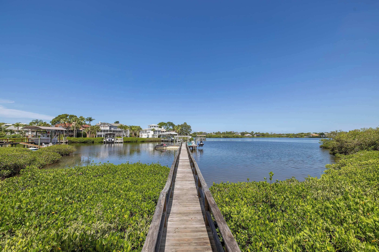 Room 4, 6B Waterfront Game Room Pool Hot Tub Dock, Pinellas