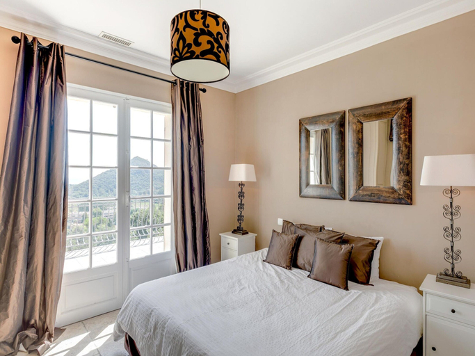 Room 2, Mandelieu Villa With Rooftop, Alpes-Maritimes