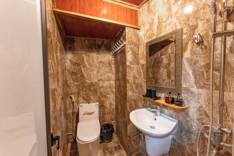 Bathroom 4, Muong Hoa River View Homestay, Sa Pa