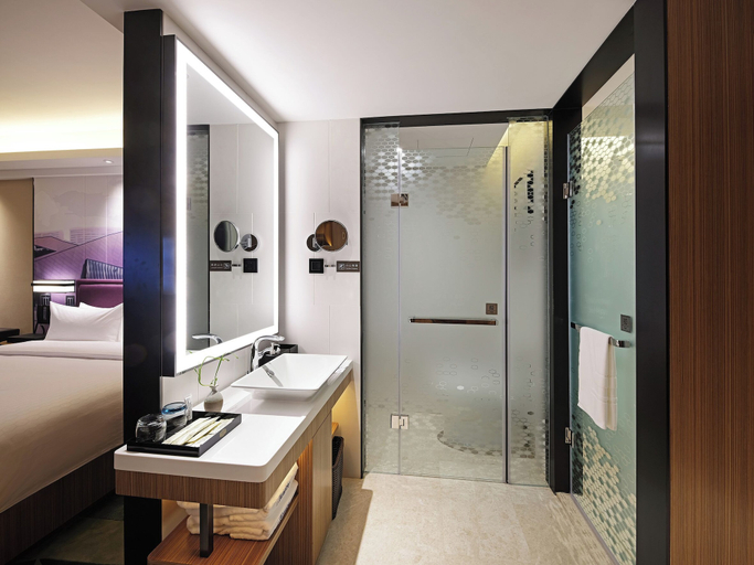 Bathroom, Hampton by Hilton Changsha South Station ICEC, Changsha