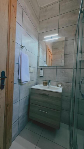 Bathroom 4, Gulhiz, Datça