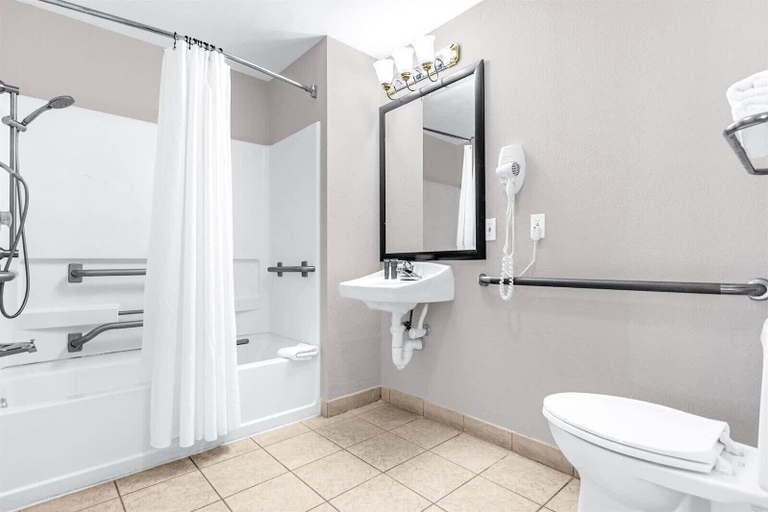 Bathroom 4, Modern Condo Near Universal w/ Resort Pool, Orange