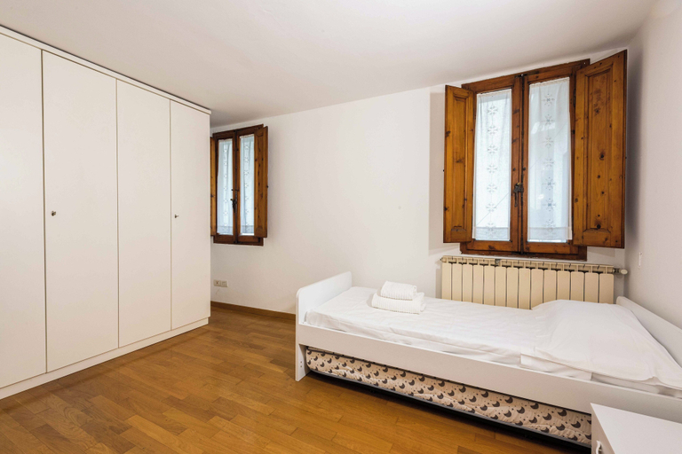 Room 4, Old City Nest by MMega, Florence