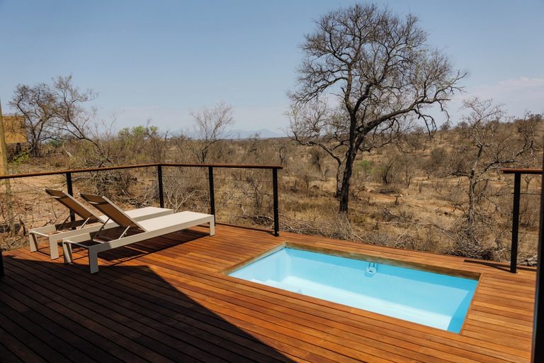 Outdoor spa tub, 18 On The Hill, Mopani