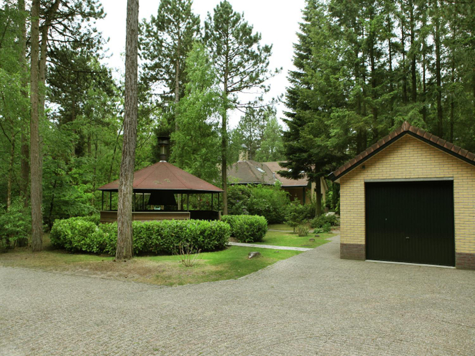 Exterior & Views 1, Quaint Villa in Doornspijk with Swimming Pool, Nunspeet