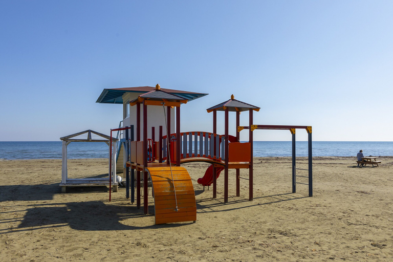Room 4, Mackenzie Beachfront Suite, Larnaca