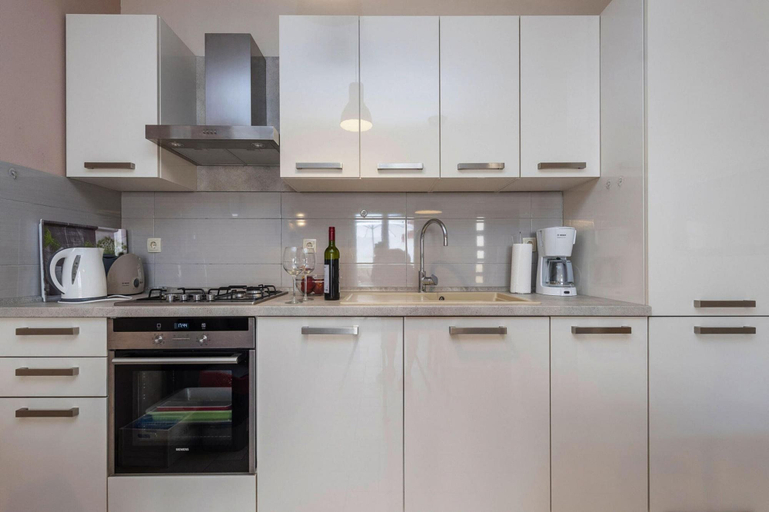 Private kitchen 2, Stone House in Petrcane Near the Sea, Zadar