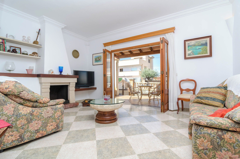 Living area, Es Port - Apartment In Portocolom. Free Wifi, Baleares