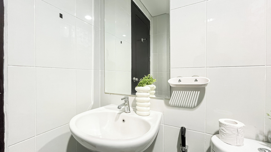Interior 4, Brown Accent 2Br At Apartment Casa De Parco, Tangerang