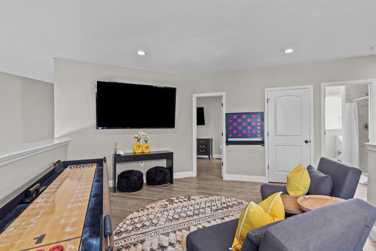 Interior 2, 4700 West End Whimsy, Saint Louis