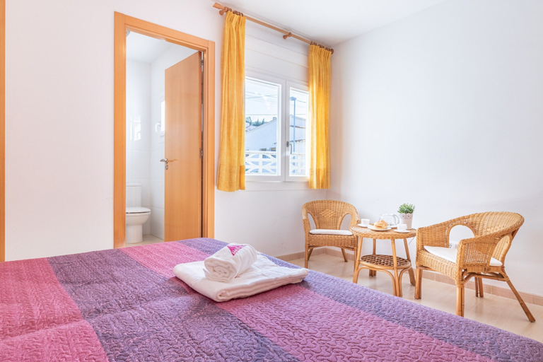 Room 4, 3 Bedroom Villa in Roses Near the Beach, Girona