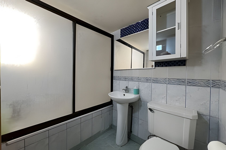 Bathroom, Oceana Suites Valparaíso Yungay, Valparaíso