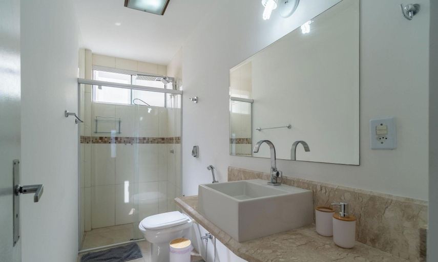 Bathroom, 2 Bedroom Apartment in Downtown Floripa Ebe0804, Florianopolis