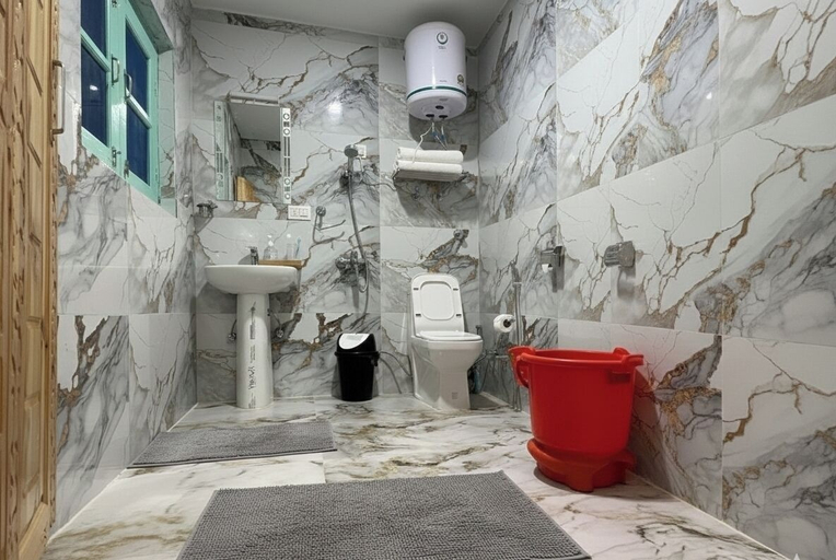 Bathroom, The Routes Pahalgam, Anantnag