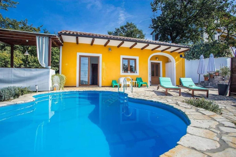 Primary image, Charming Family Retreat With Private Pool, Labin