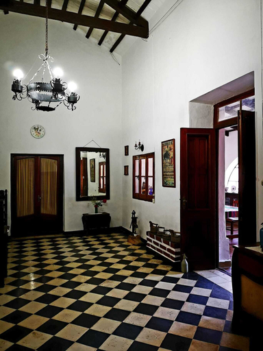 Room 5, Finca historica los algarrobos, Capital