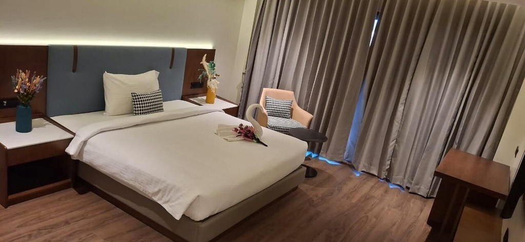 Room 5, Hotel StoneLeaf, Aurangabad