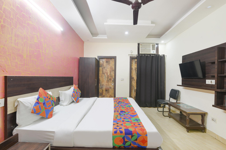 Bedroom 5, Via Diamond Key, Delhi