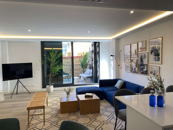 Room 3, w Trendy 2BR w Sunny Terrace in Chueca, Madrid